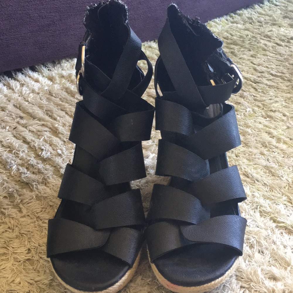 PRICE DROP! 😊Black 3 inch wedges